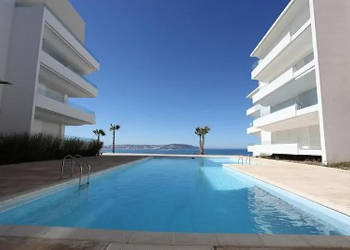 Intimate Apartment With A Beautiful View